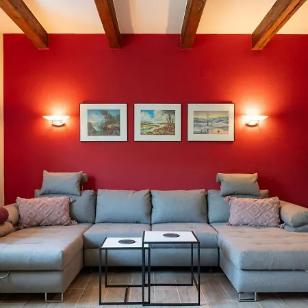 Ferienhaus 100 M2 Familien 4-zimmer Mit Terrasse Und Burgblick Und Gratis Parken *