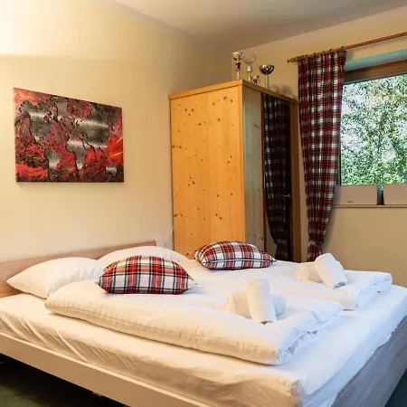 Ferienhaus 100 M2 Familien 4-zimmer Mit Terrasse Und Burgblick Und Gratis Parken
