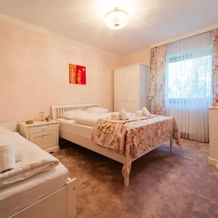 100 M2 Familien 4-zimmer Mit Terrasse Und Burgblick Und Gratis Parken Ferienhaus *