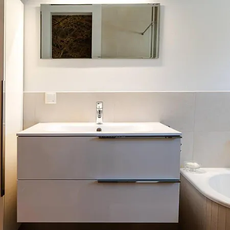 Ferienhaus 100 M2 Familien 4-zimmer Mit Terrasse Und Burgblick Und Gratis Parken *