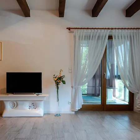 100 M2 Familien 4-zimmer Mit Terrasse Und Burgblick Und Gratis Parken