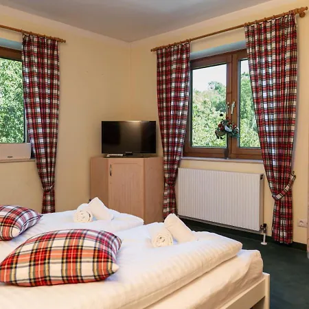 Ferienhaus 100 M2 Familien 4-zimmer Mit Terrasse Und Burgblick Und Gratis Parken