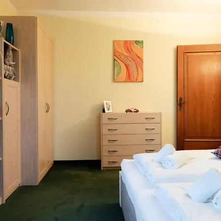 100 M2 Familien 4-zimmer Mit Terrasse Und Burgblick Und Gratis Parken Ferienhaus
