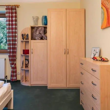 100 M2 Familien 4-zimmer Mit Terrasse Und Burgblick Und Gratis Parken Maria Enzersdorf