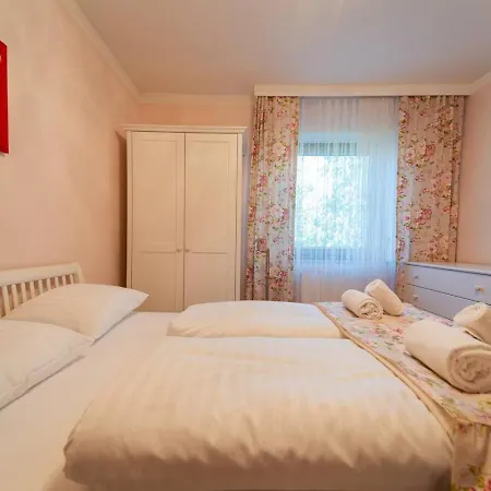 100 M2 Familien 4-zimmer Mit Terrasse Und Burgblick Und Gratis Parken Maria Enzersdorf