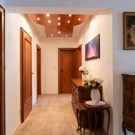 100 M2 Familien 4-zimmer Mit Terrasse Und Burgblick Und Gratis Parken Maria Enzersdorf