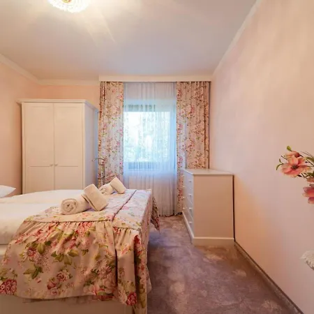 بيت للعطل 100 M2 Familien 4-zimmer Mit Terrasse Und Burgblick Und Gratis Parken