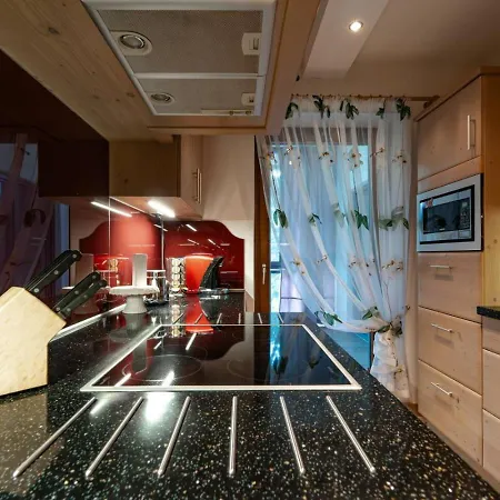 Ferienhaus 100 M2 Familien 4-zimmer Mit Terrasse Und Burgblick Und Gratis Parken Maria Enzersdorf