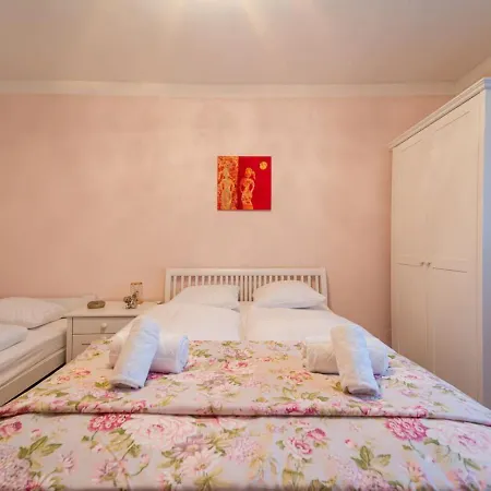 100 M2 Familien 4-zimmer Mit Terrasse Und Burgblick Und Gratis Parken *