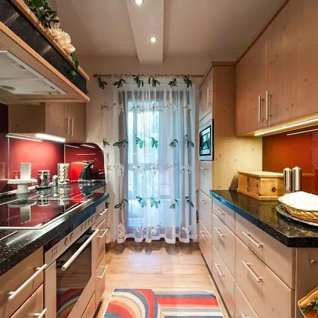 Ferienhaus 100 M2 Familien 4-zimmer Mit Terrasse Und Burgblick Und Gratis Parken